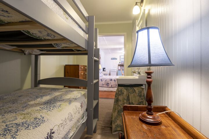 Room 160 of 309