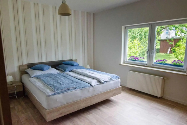 Room 2 of 11