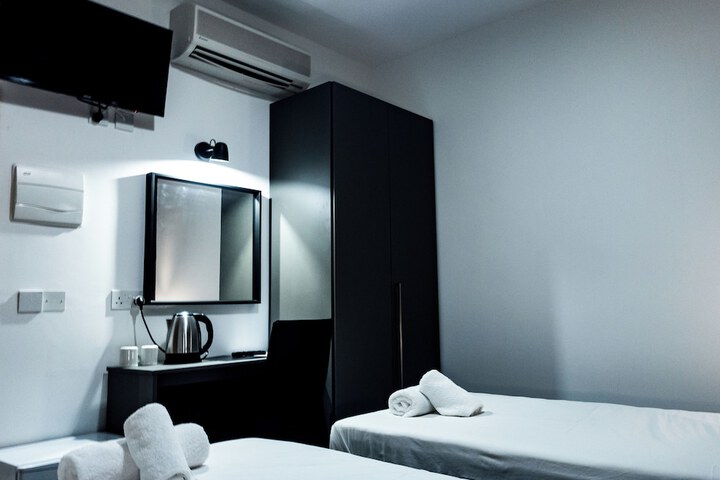 Room 15 of 65