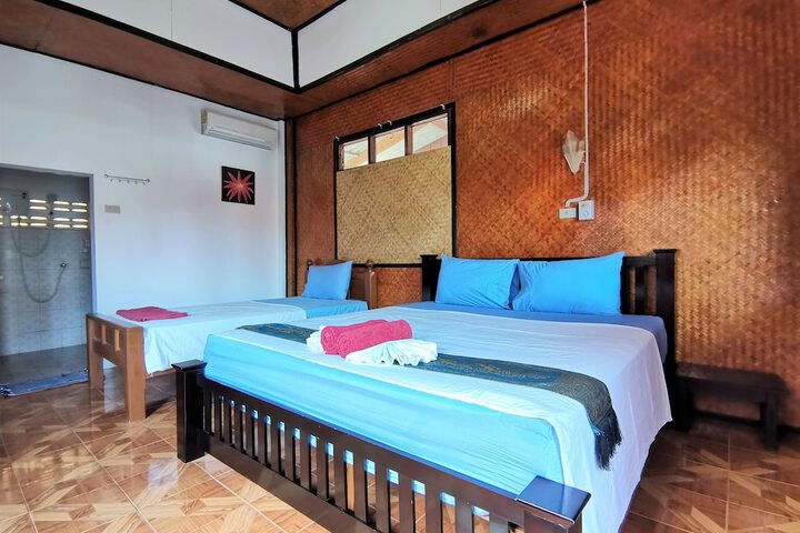 Room 28 of 145