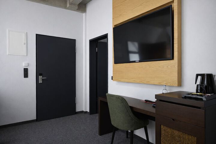 Room 25 of 59