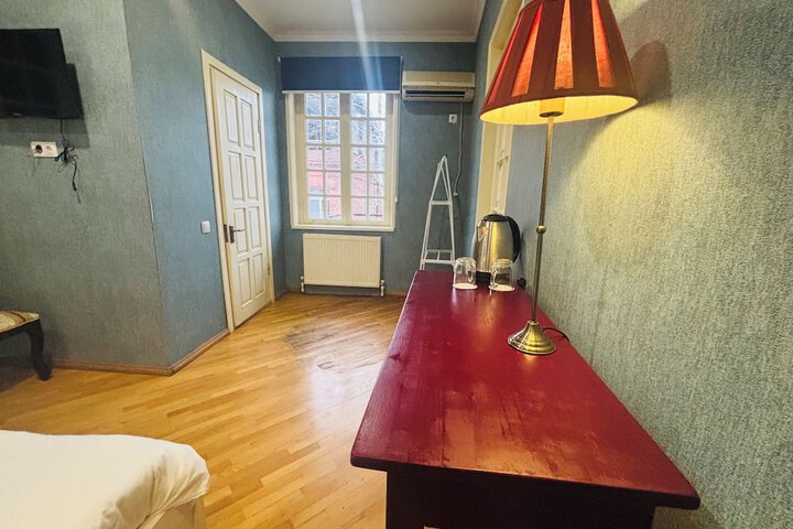 Room 43 of 96