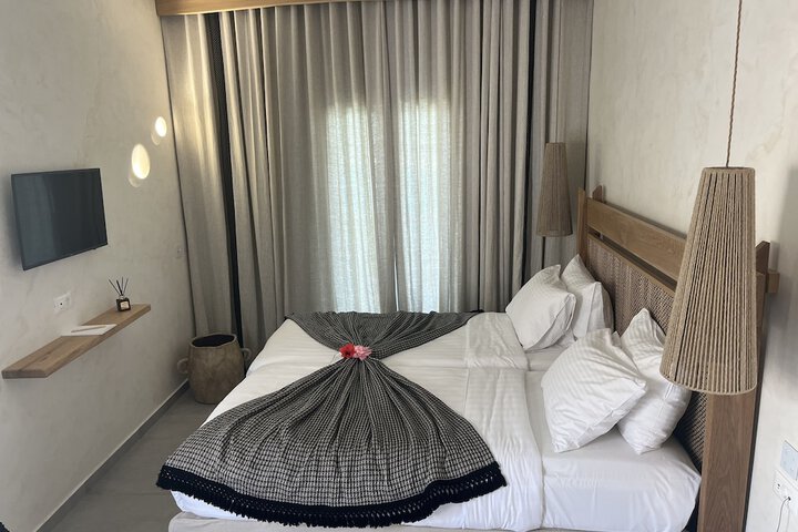 Room 71 of 198