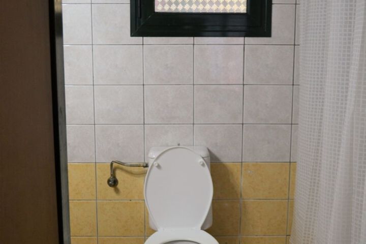 Room 15 of 25