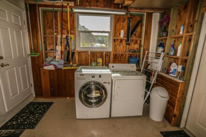Laundry 11 of 28