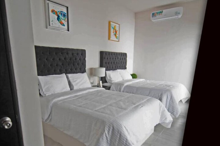 Room 9 of 18