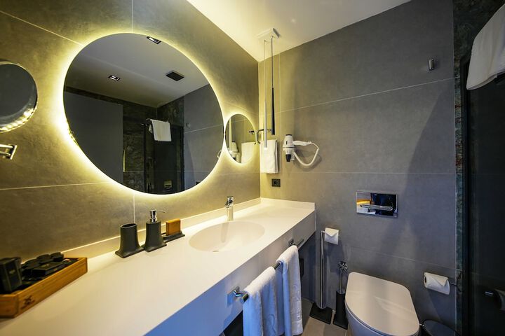 Room 70 of 155