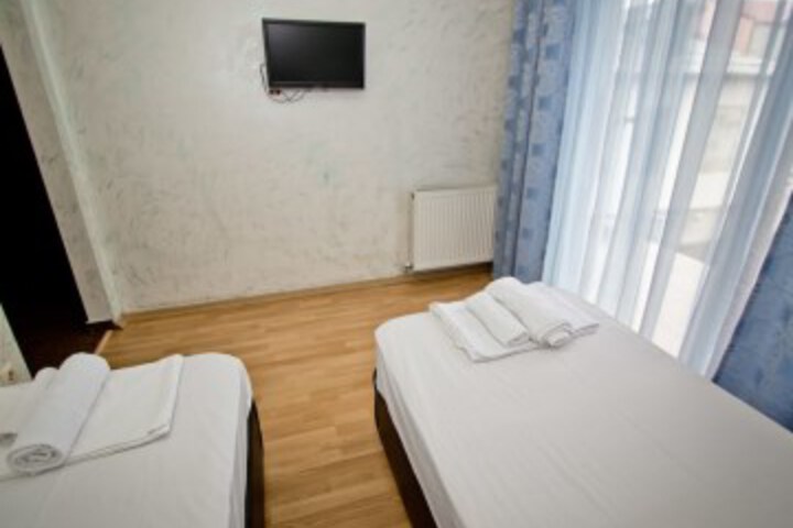 Room 25 of 93