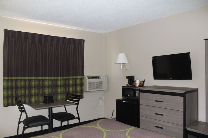 2 Queen Beds First Floor (6 of 17)