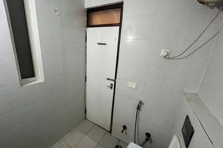 Room 12 of 26