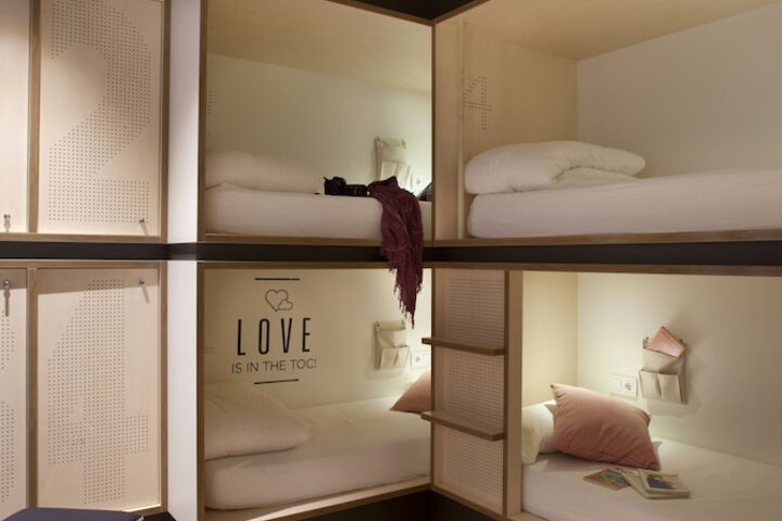 Room 25 of 62