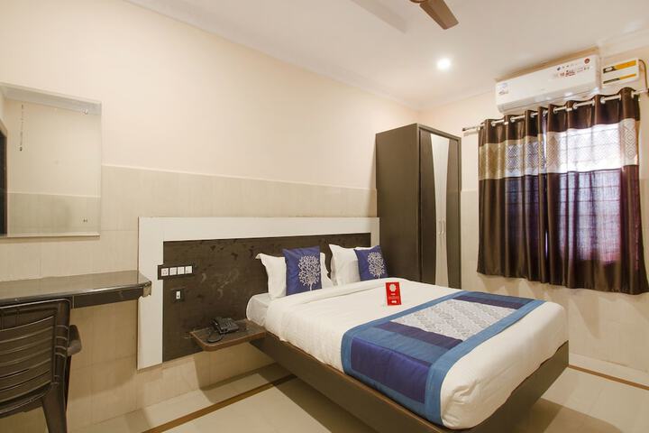 Room 6 of 19