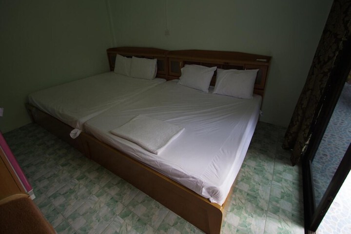 Room 16 of 69