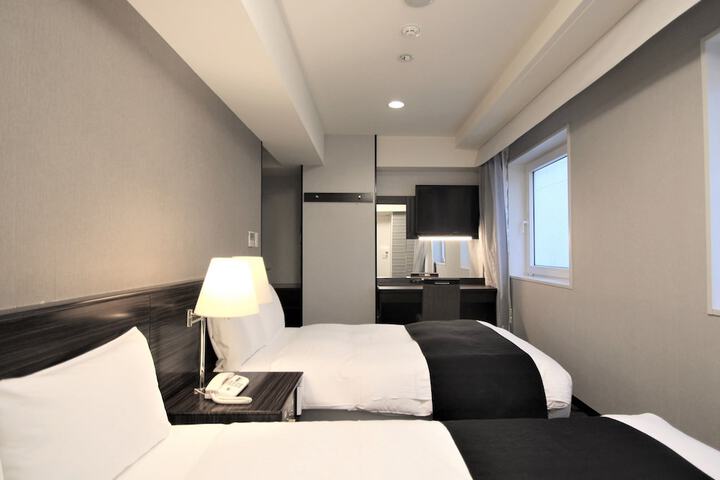 Room 9 of 70