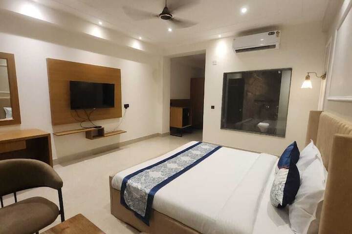 Room 18 of 38