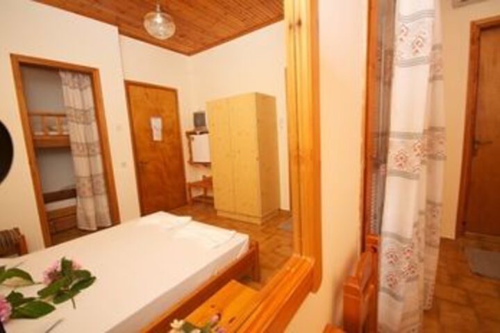 Room 7 of 15