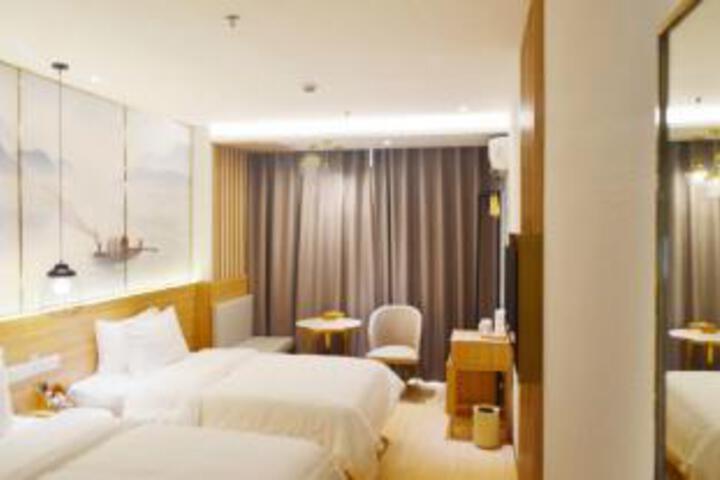 Room 5 of 6