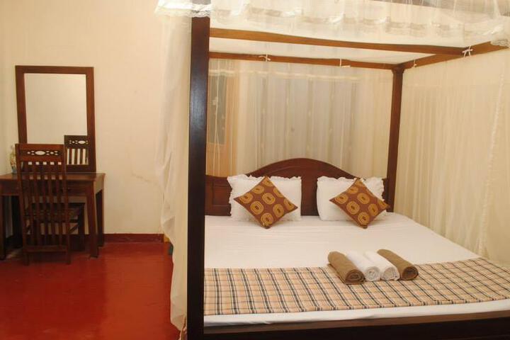 Room 2 of 6