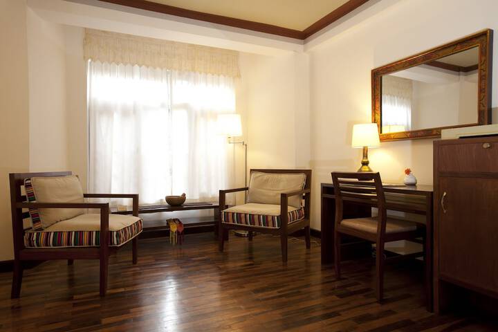 Room 9 of 82
