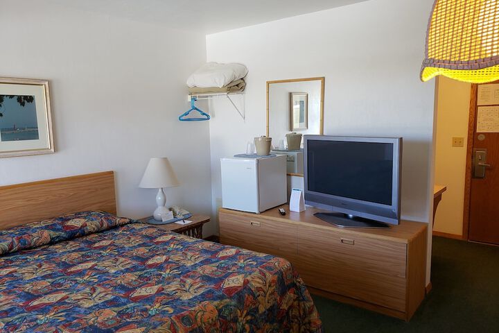 Queen Bed City View (17 of 33)