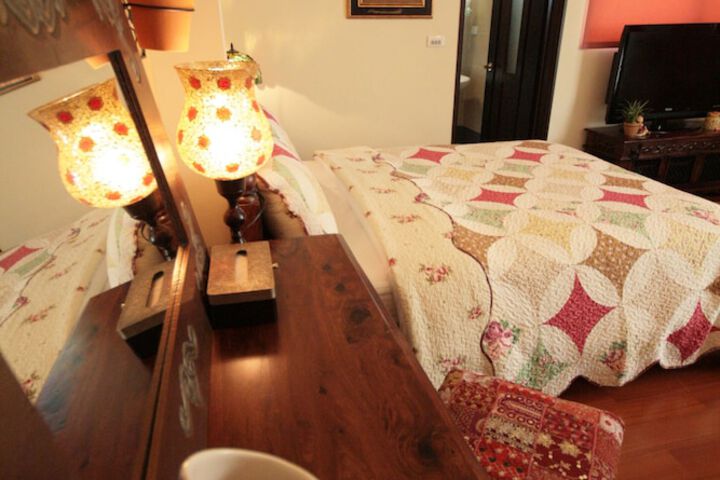 Room 28 of 60