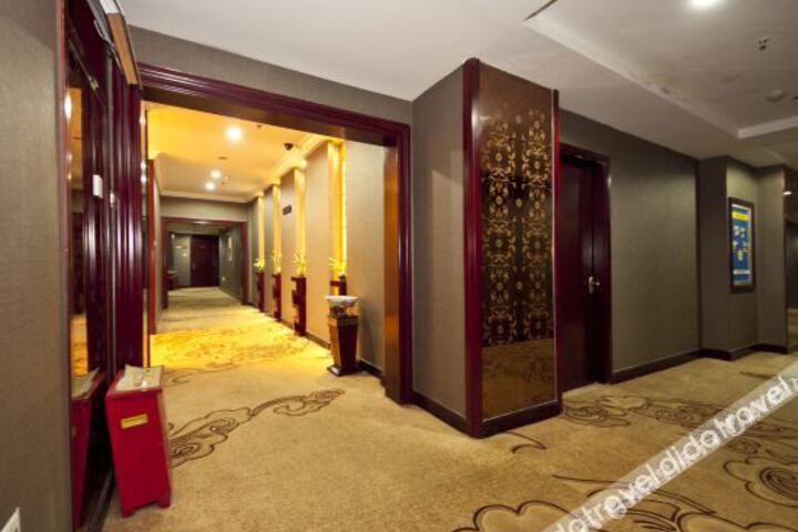Hotel Interior 9 of 19