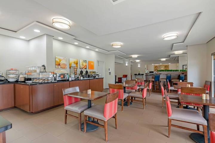 Breakfast/Coffee Service 58 of 68