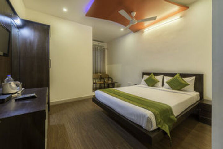 Room 8 of 22