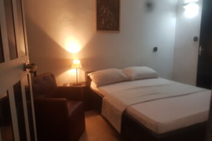 Room 34 of 40