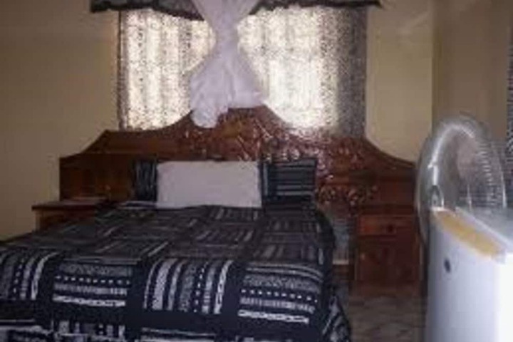 Room 4 of 6
