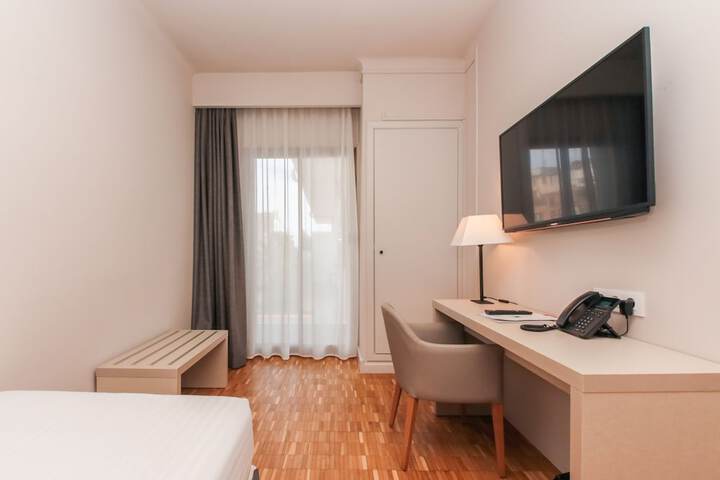 Room 26 of 61
