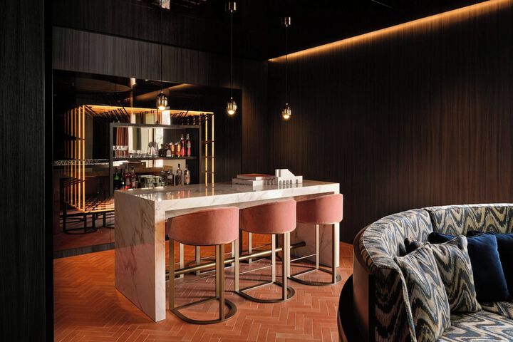 Lounge 109 of 146