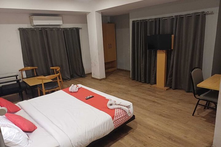 Room 12 of 17