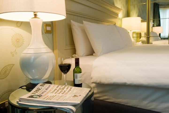 Room 5 of 33