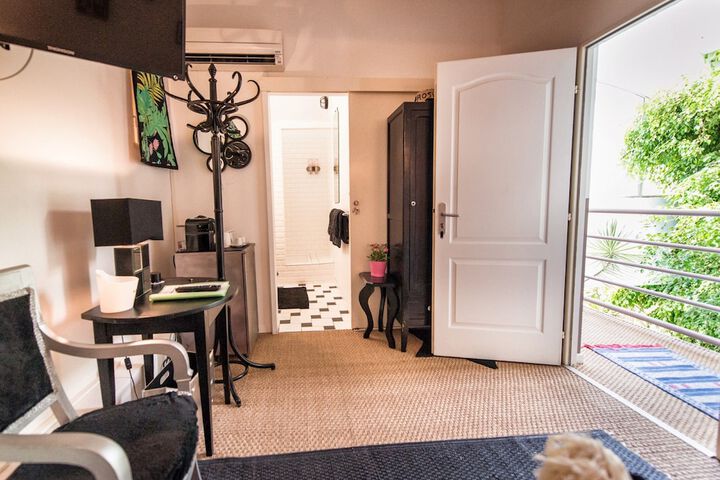 Room 5 of 52