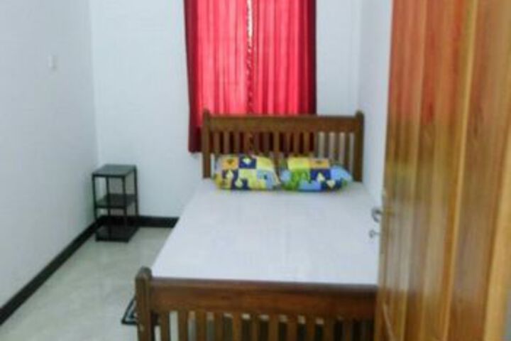 Room 9 of 15