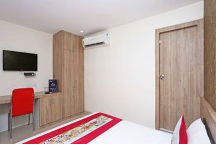 Room 16 of 25