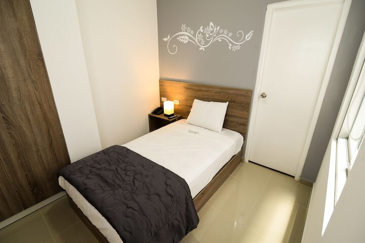 Room 8 of 34