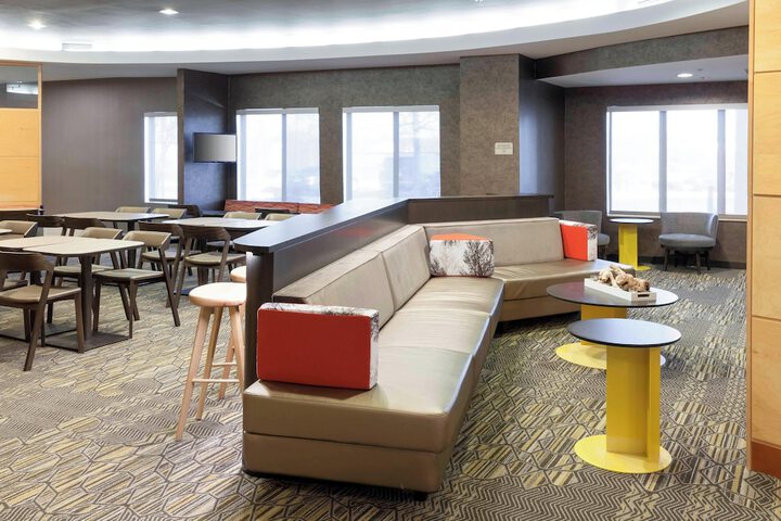 Entrance & Lobby