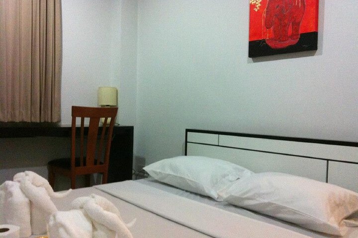 Room 13 of 35