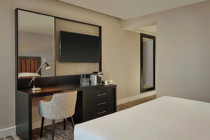 Room 47 of 142