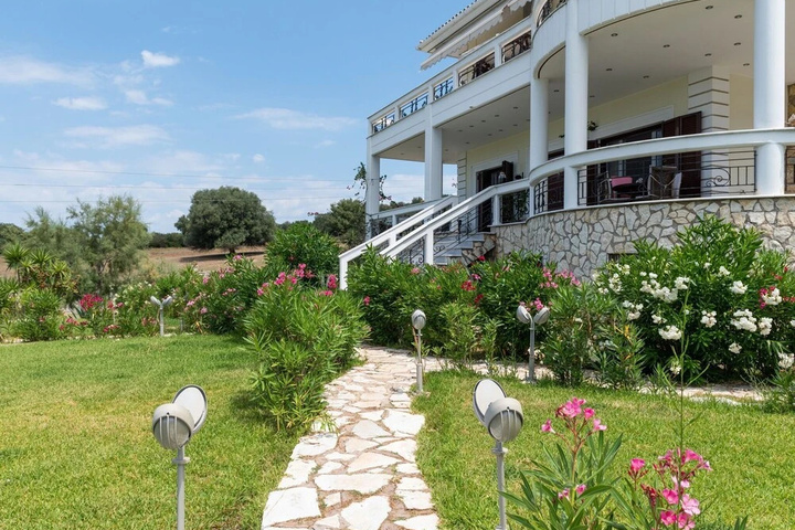 Swanky Holiday Home in Gourgovli With Private Swimming Pool