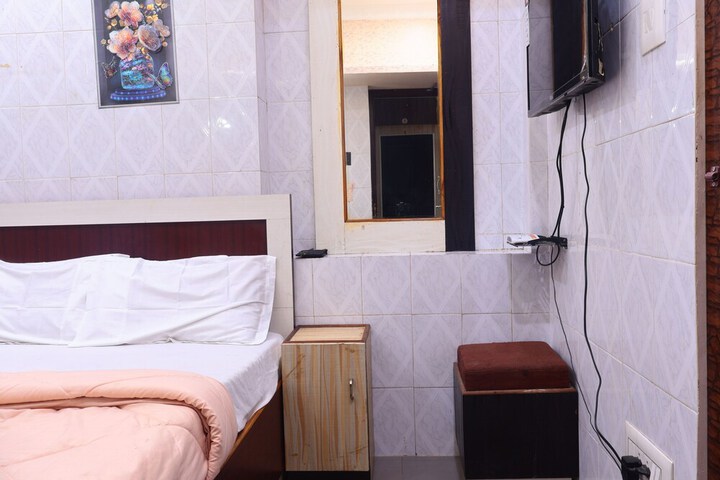 Room 38 of 66