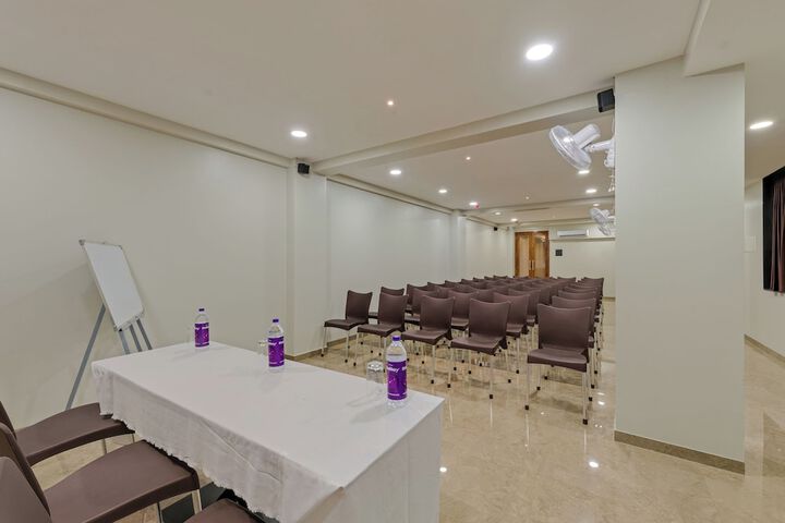 Ballroom/Hall 22 of 25