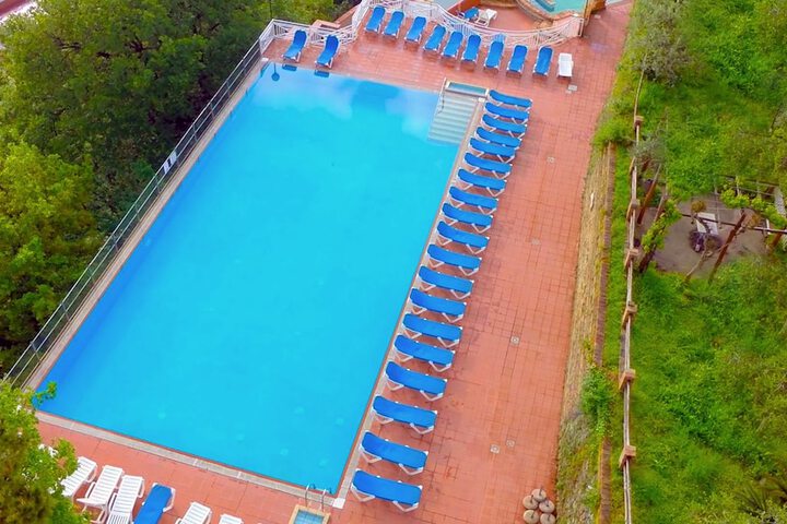 Hotel with Pool