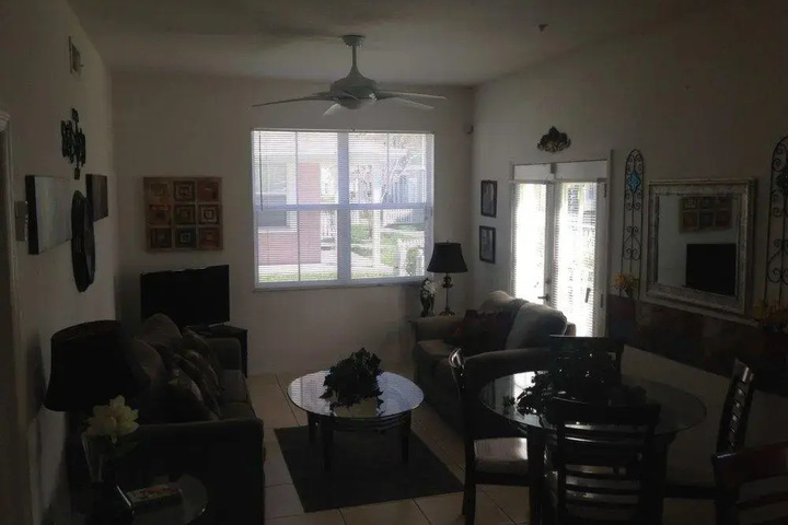 Room 10 of 25