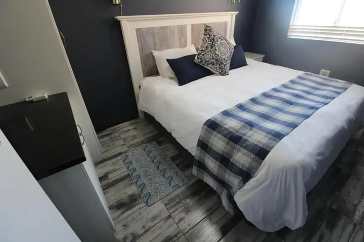 Room 2 of 4