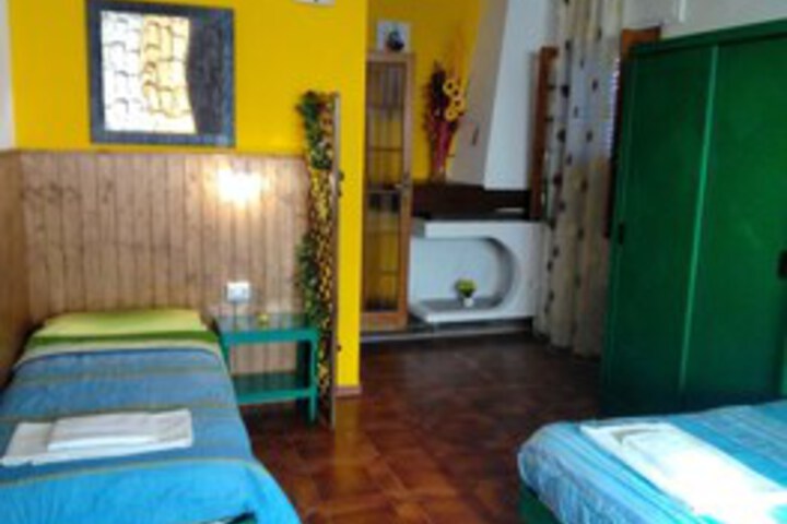 Room 30 of 48
