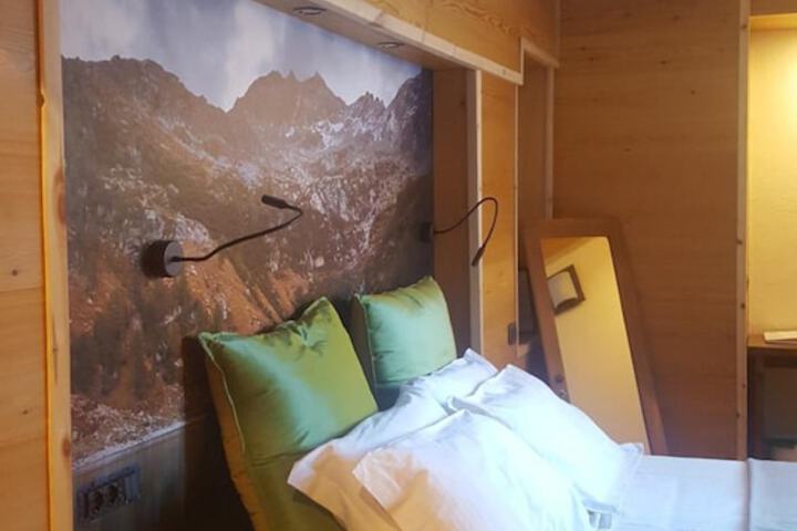 Room 14 of 61