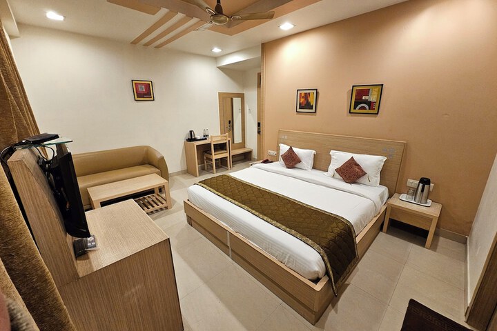Room 10 of 23